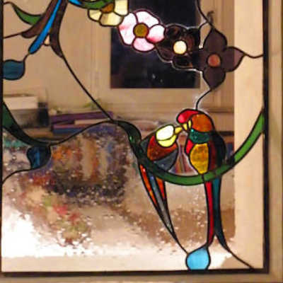 Fenêtre aux perroquets