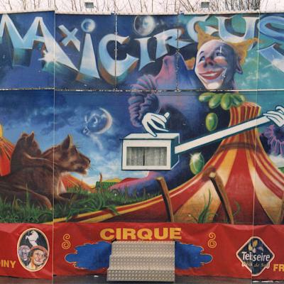 Maxi Circus - Peinture à la bombe